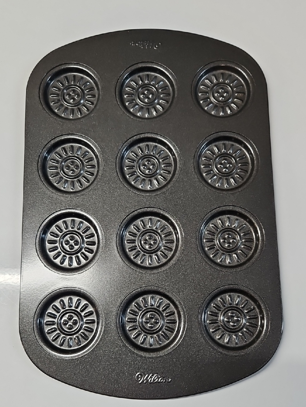Wilton 12 Cavity Small Decorative Cookie/ Cake Pan